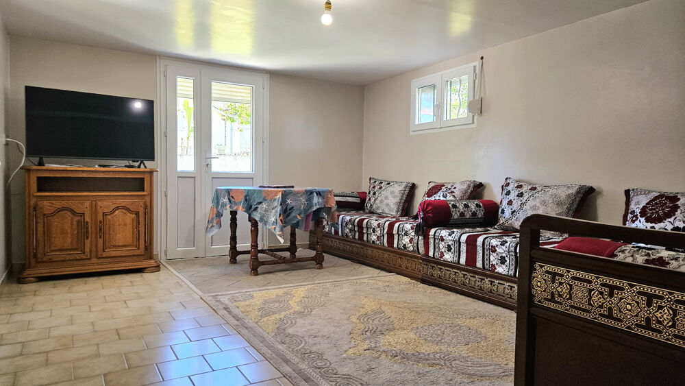Vente Maison MAISON T7 - 133M2 PROCHE DES COMMERCES AVEC GARAGE ET TERRAIN DE 800M2 / EAUZE Eauze