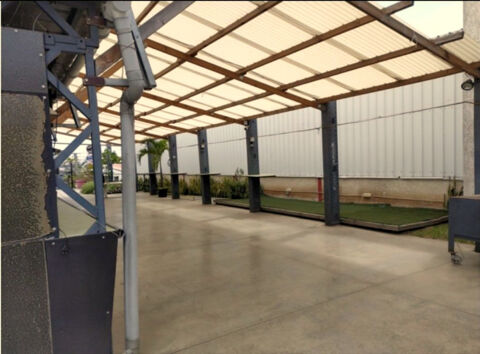 Cambaie : Entrepots et locaux commerciaux de 811 m2 sur 2292 m2 de terrain 1650000 97460 St paul