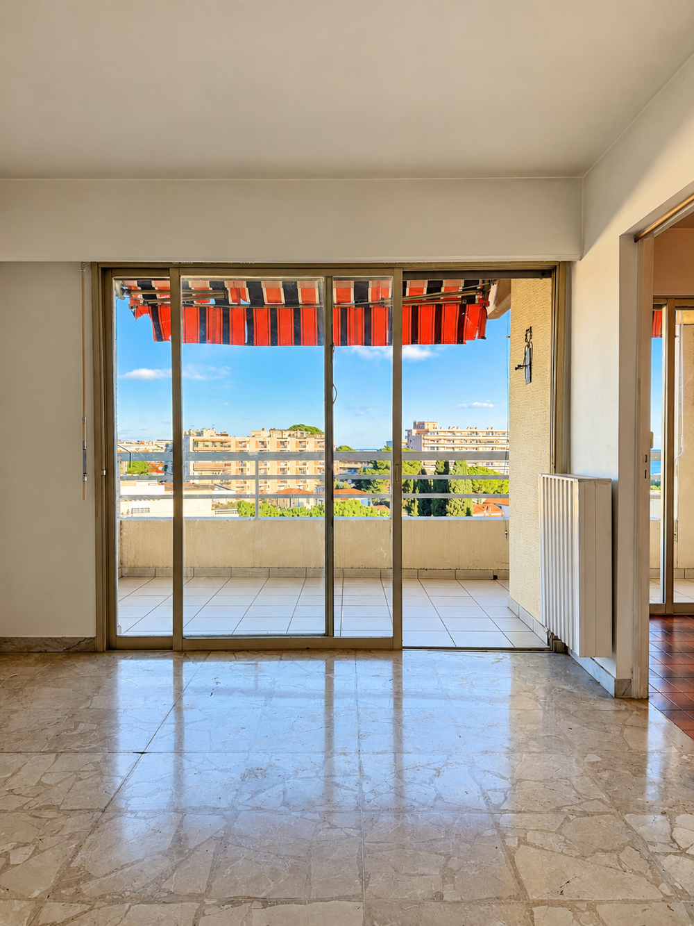 Vente Appartement STUDIO DERNIER ETAGE AVEC TERRASSE VUE MER   PROCHE COMMERCES ET PLAGES Cagnes sur mer