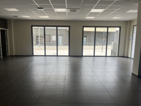 Local commercial 160 m2 entr&eacute;e SAINT ESTEVE 260000 66240 St esteve