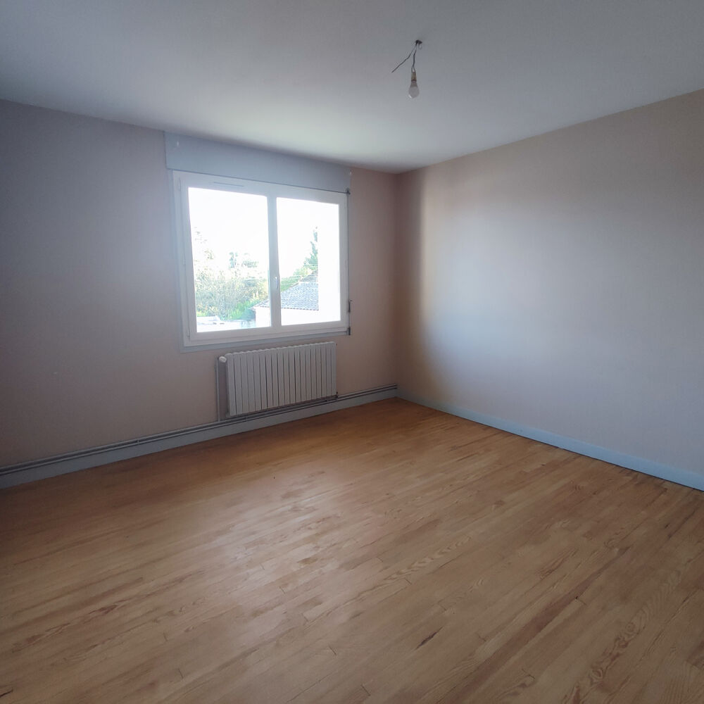Maison spacieuse avec trois belles chambres et dépendances