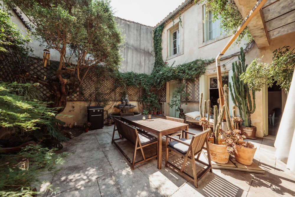 Vente Maison Maison 10 pièces de 350m2 avec patio Lansargues