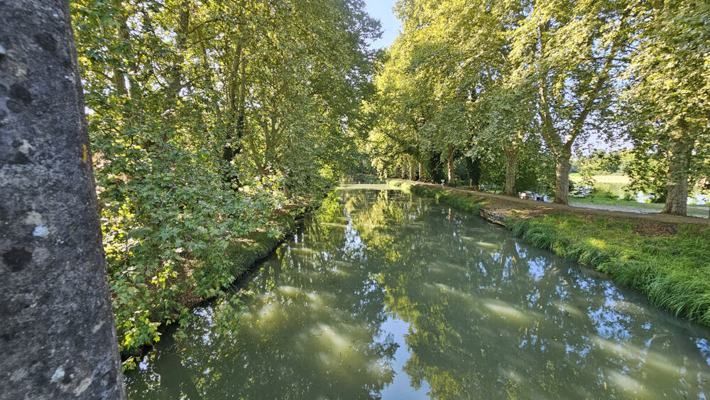 Belle demeure en bordure de canal