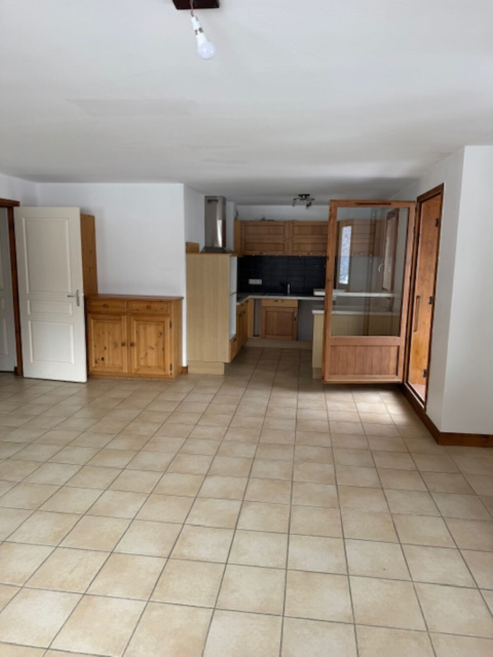 ACHAT-VENTE APPARTEMENT 4 piéces -Emplacement de Parking privatif couvert cave- vue exceptionnelle - 73350 CH