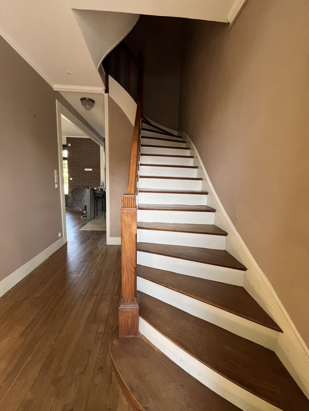 ref 108005 THOUARS centre ville . Magnifique maison de caractère de 125 m2 quatre chambres.