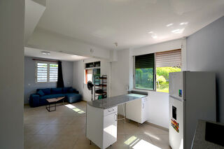  Appartement à louer 3 pièces 65 m²