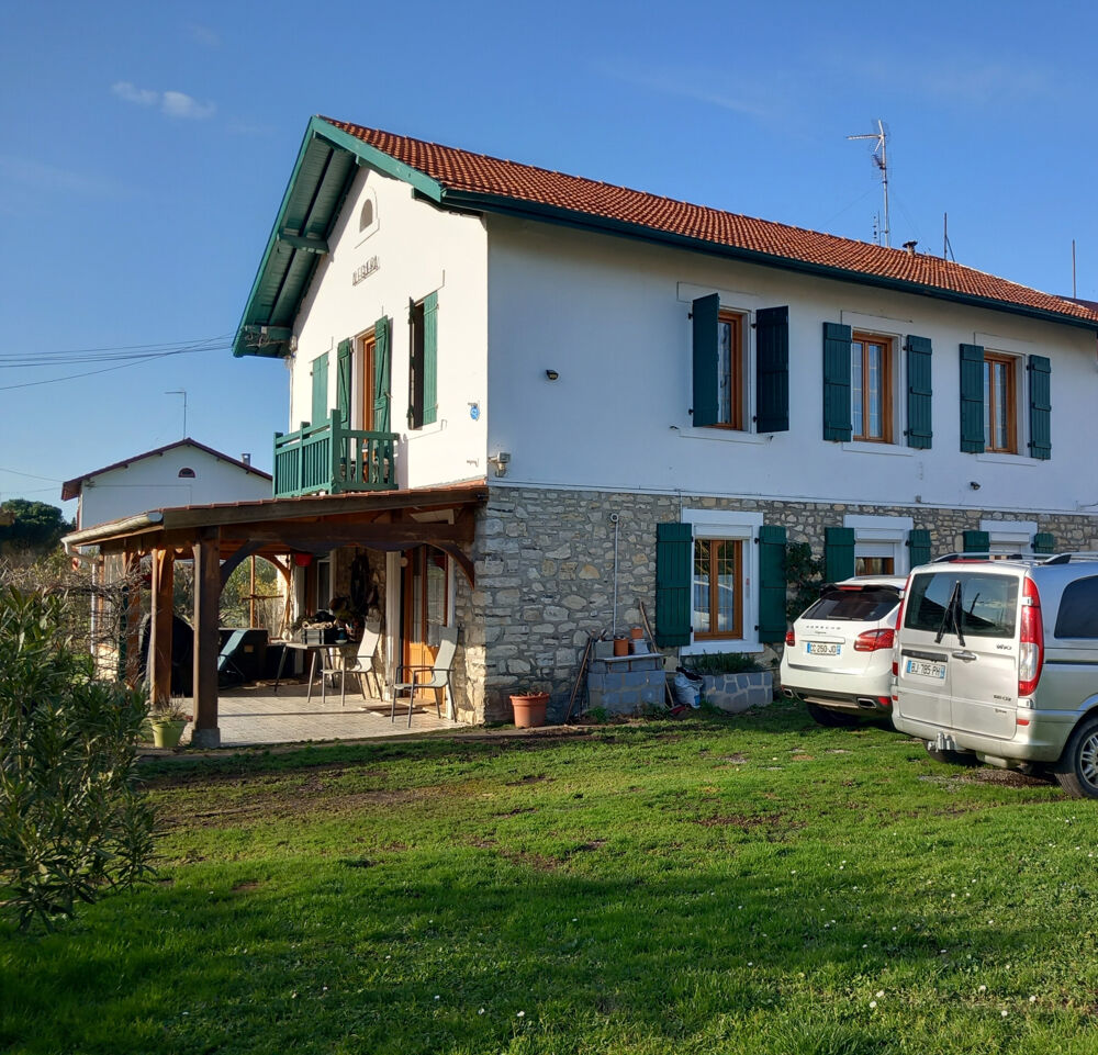 Grand appartement à vendre avec terrasse à Mouguerre (64)