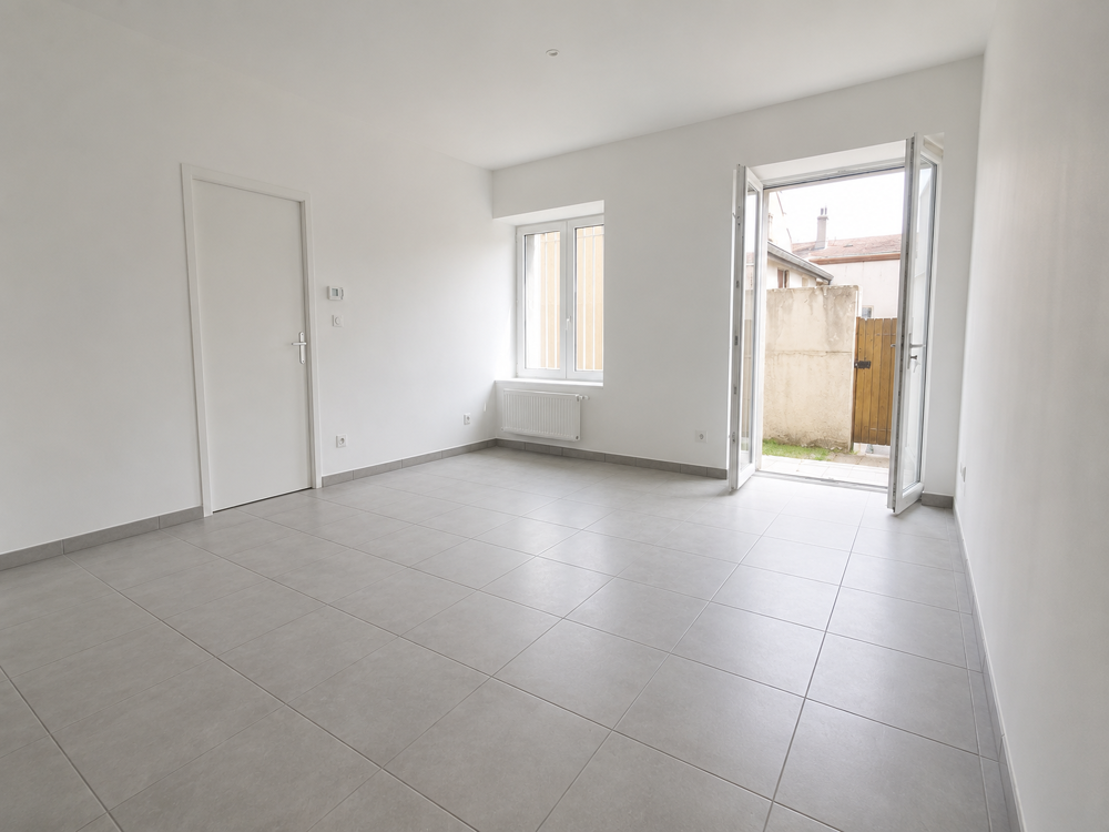 Appartement T2 entièrement rénové avec cour