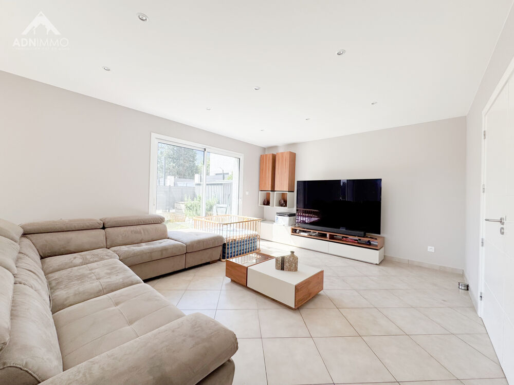 � vendre  Maison P�ron (01630)