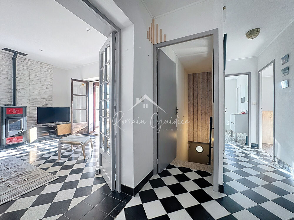 MAISON F5 106 M2 AVEC PISCINE SUR TERRAIN DE 722 M2