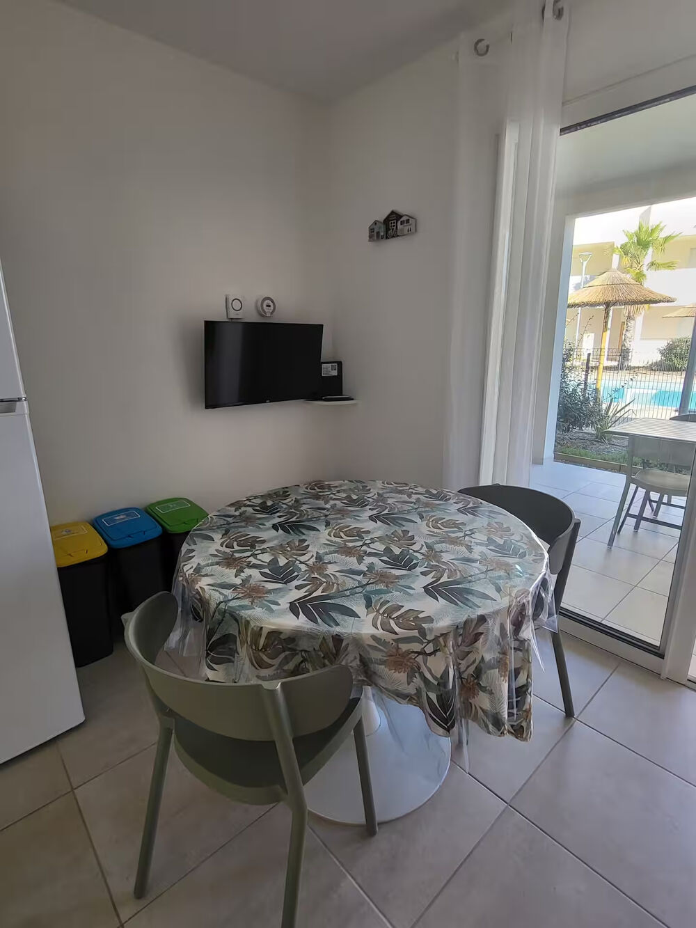 Vente Appartement Marina di Bravone   T3 avec terrasse face piscine, parking privatif et plage à proximité Linguizzetta