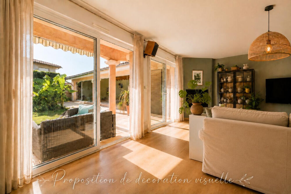 Vente Maison Maison familiale de 200 m2 avec appartement indépendant, piscine intérieure et garage   Civrieux centre Genay