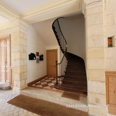   RARE : APPARTEMENT EN RDC DE 97 M2 EN PLEIN COEUR DE VILLE DE JONZAC Appartement - 4 pi�ce(s) - 97 m�