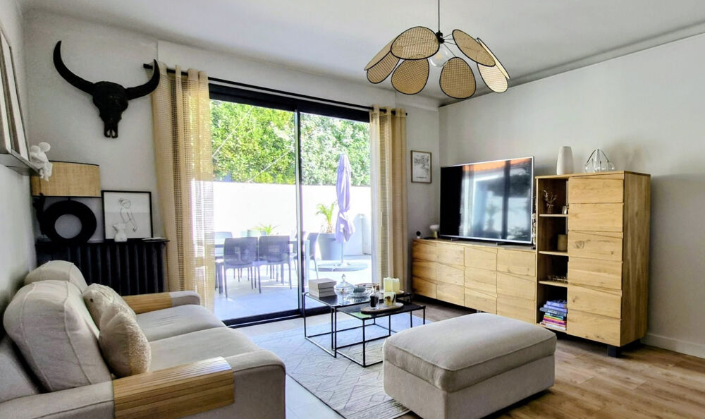 Vente Maison LA ROCHELLE   Élégante maison familiale rénovée à proximité du centre-ville La rochelle