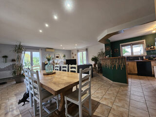 Vente Maison Plain pied familial surmonté d'une tour Vares