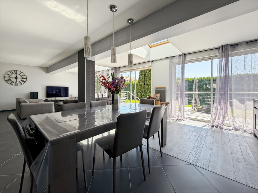 Vente Maison MAISON INDIVIDUELLE   5 CHAMBRES   TERRASSE & JARDIN   SOUS-SOL TOTAL   CENTRE DE SERVON Servon