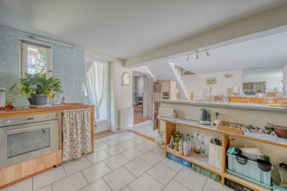 Maison 4 pièces en R+1 de 81m2 habitables avec atelier sur parcelle de 166m2