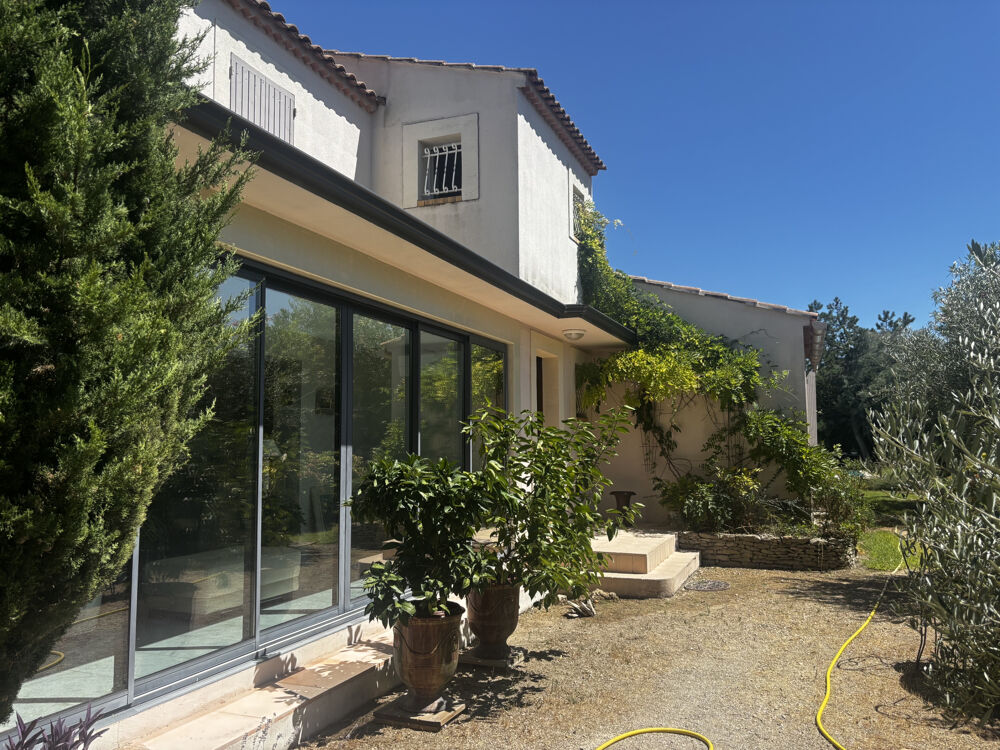 ELÉGANTE PROPRIÉTÉ AVEC PISCINE ET APPARTEMENT INDÉPENDANT