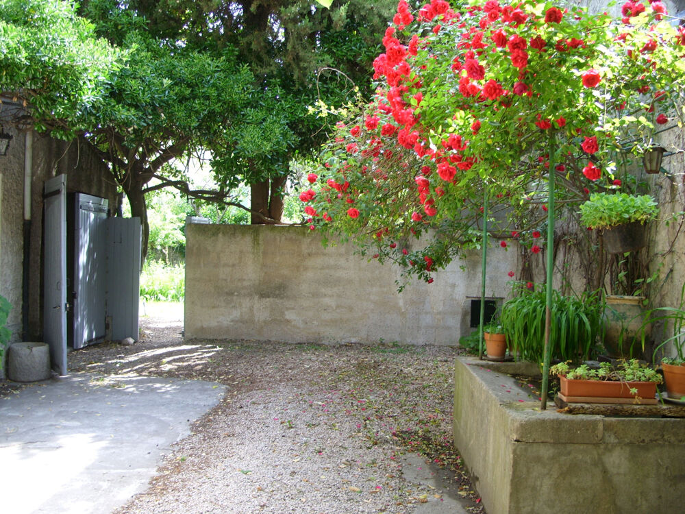 Maison de village à vendre avec balcon à Malaucène (84)