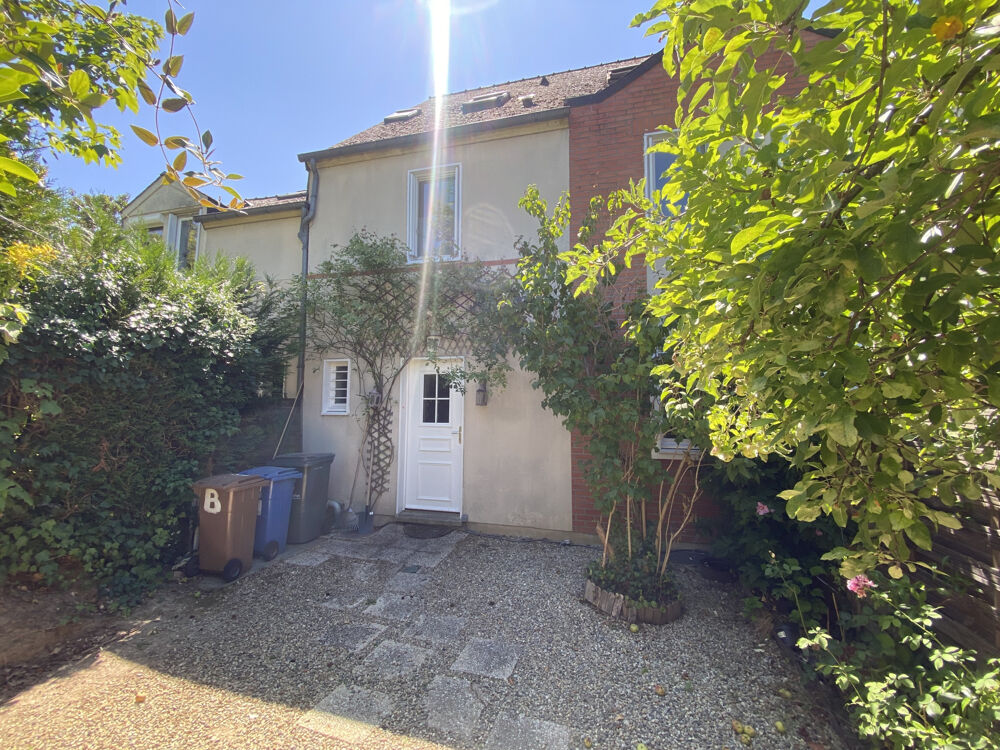 Vente Maison VERSAILLES CHANTIERS limite PORCHEFONTAINE  Maison 126 m2 plus un grand sous-sol aménagé, 1 place de parking Versailles