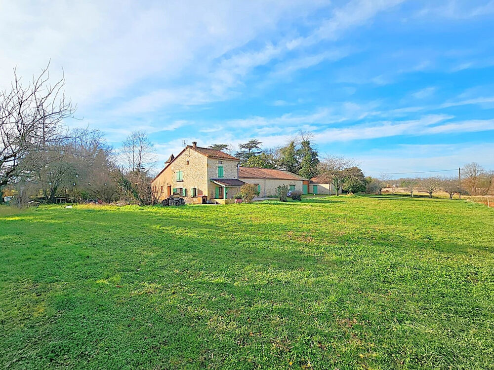 Vente Maison Propriété en pierre avec grandes dépendances sur 3800 m2 dans le fumélois en Lot et Garonne St vite