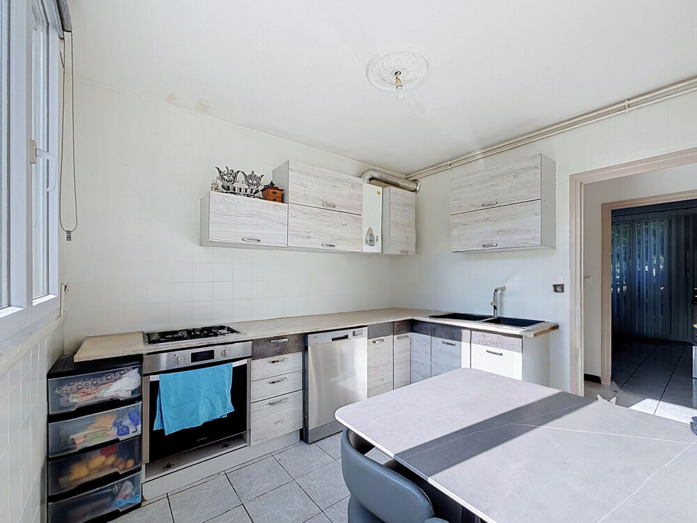 Vente Appartement Saint-Priest   Appartement T4 lumineux avec parking et cave St priest