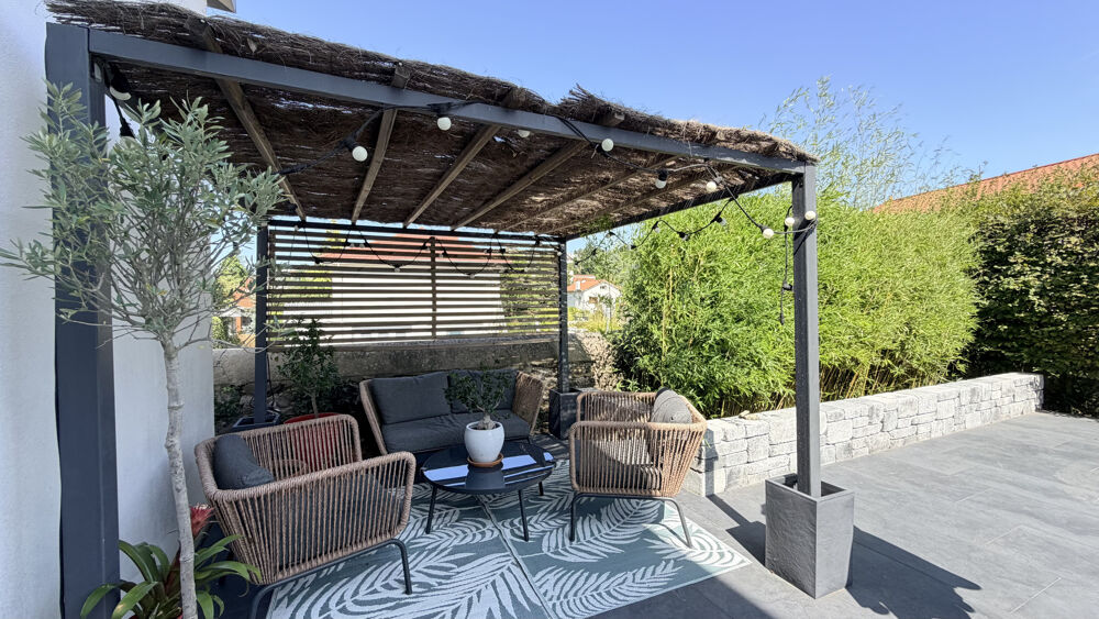 A vendre maison familiale de 195m2 habitables avec piscine sur 1200m2 de terrain