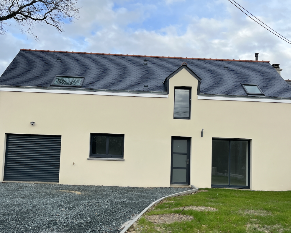 Vente Maison HERIC, CENTRE VILLE MAISON RENOVEE DE 115 m2 sur un terrain de 589 M2, 4 CHAMBRES ET UN GARAGE Heric