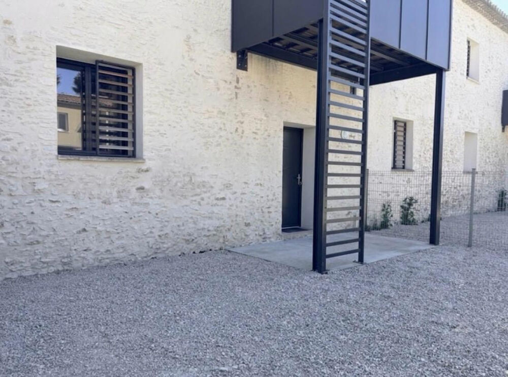 BEL APPARTEMENT AVEC TERRASSE ET JARDINS