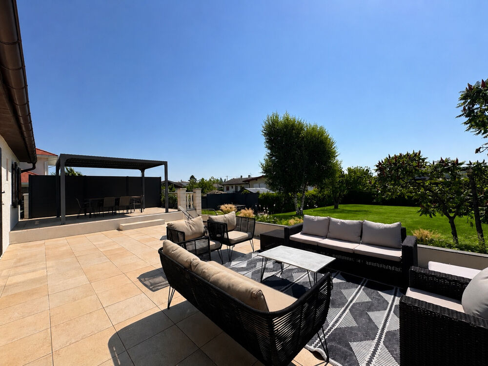 Maison 7 Pièces 218 m2