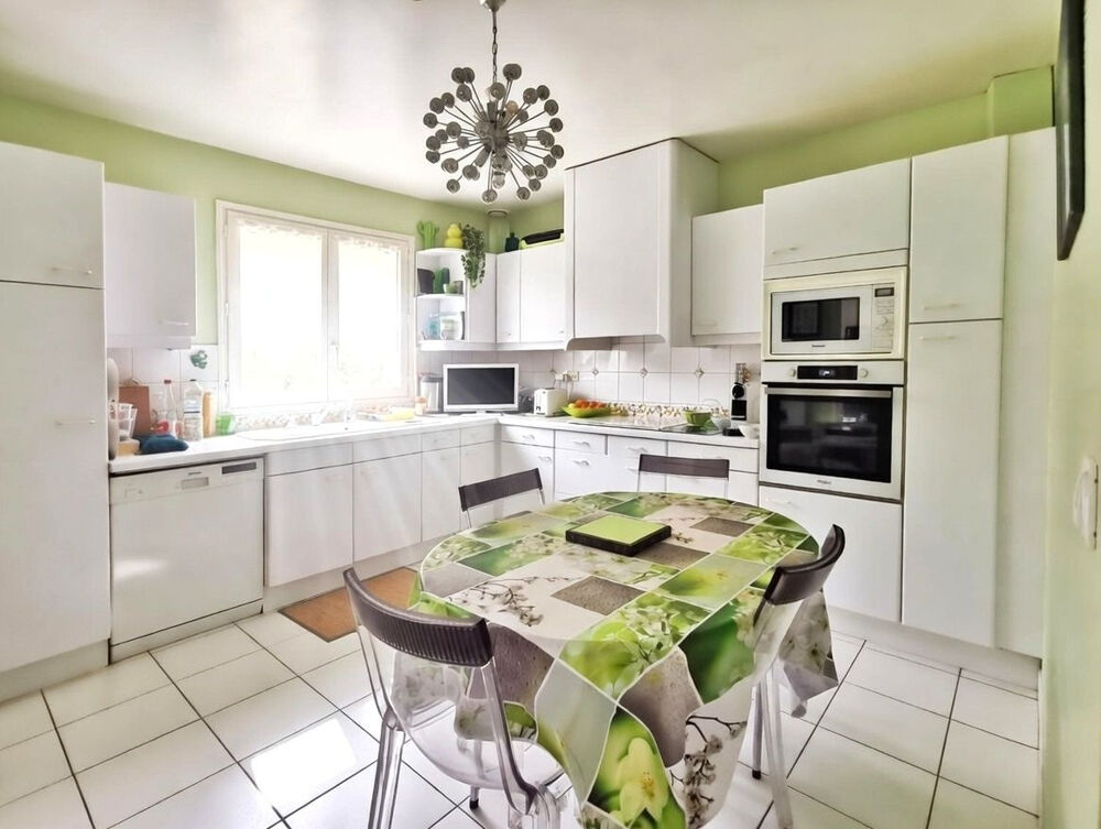 Vente Maison Maison 7P indiv. en excel. état sur sous-sol total, proche Voisins-le-Btx Magny les hameaux