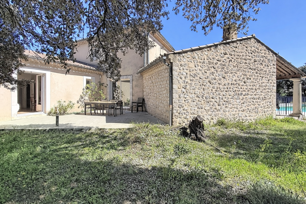 Belle villa avec piscine et studio dans environnement naturel préservé