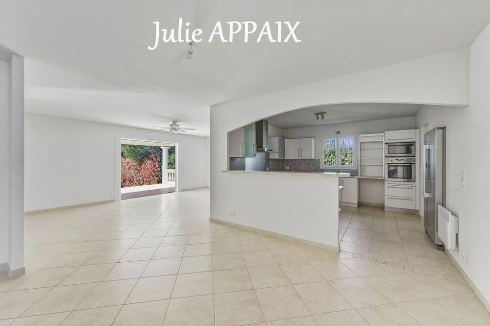 SUPERBE VILLA INDIVIDUELLE AVEC PISCINE ET GARAGE