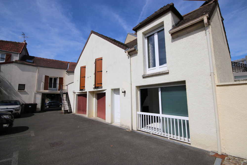 A St Leu la Foret, superbe appartement de 2 pièces, 44 m2, avec box de 23 m2.