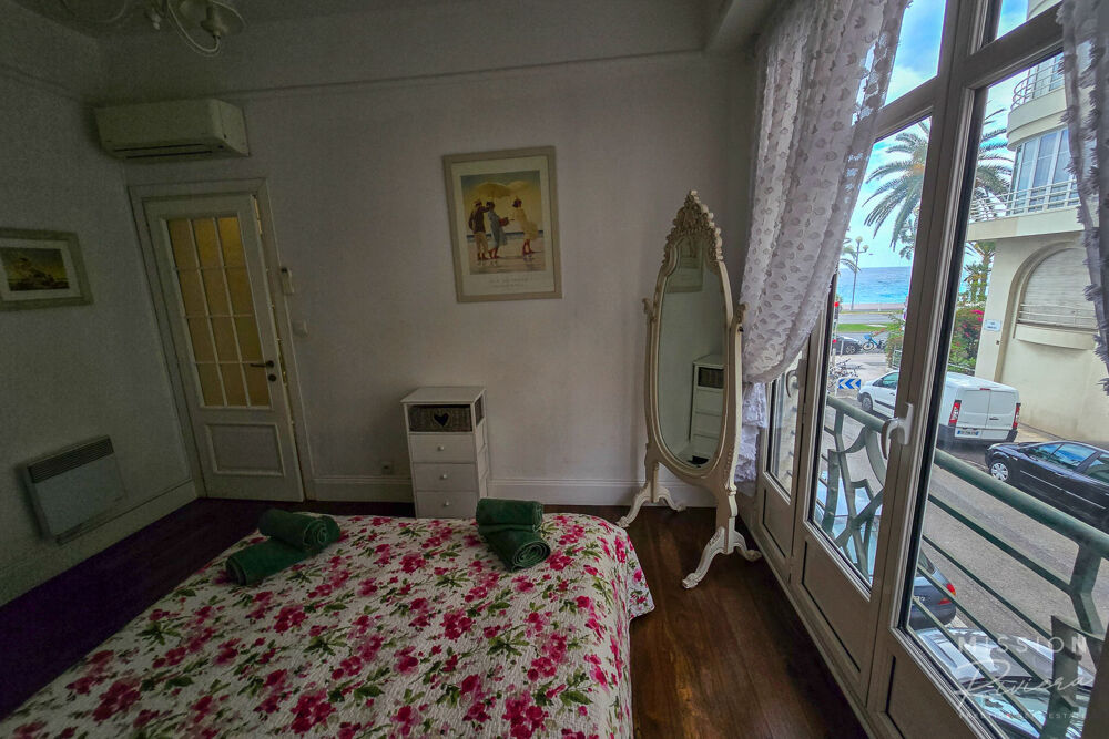 Vente Appartement Appartement de deux chambres avec vue mer sur la Promenade des Anglais Nice