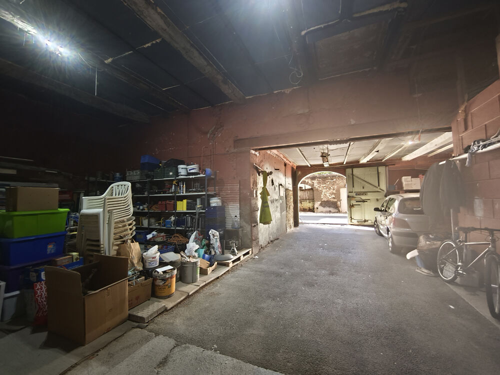 Vente Maison Maison vigneronne T6 de 200m2 avec terrasse et garage Adissan