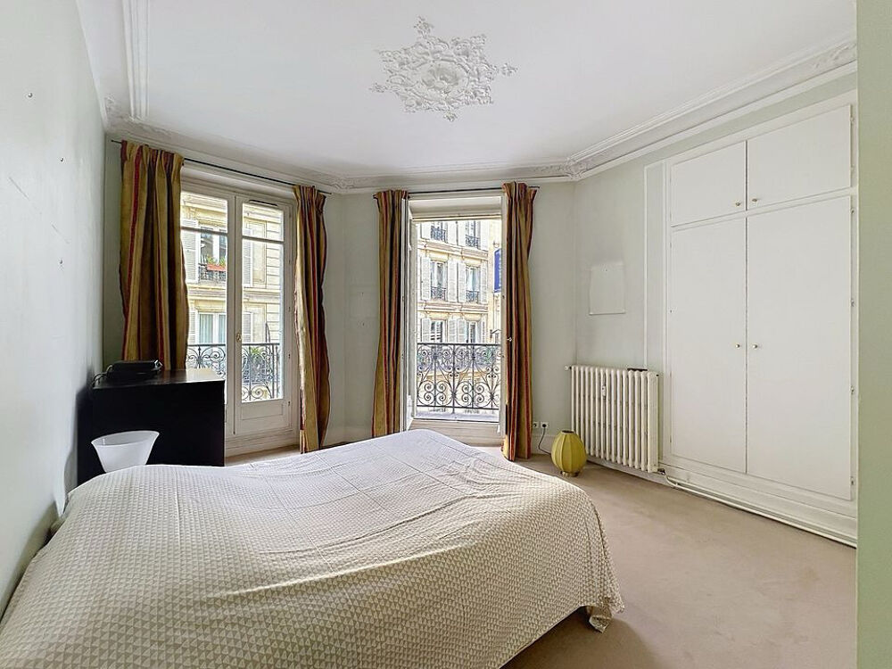 Vente Appartement appartement haussmannien avec balcon Paris 8