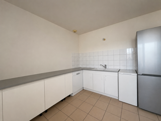  Appartement à louer 4 pièces 75 m²
