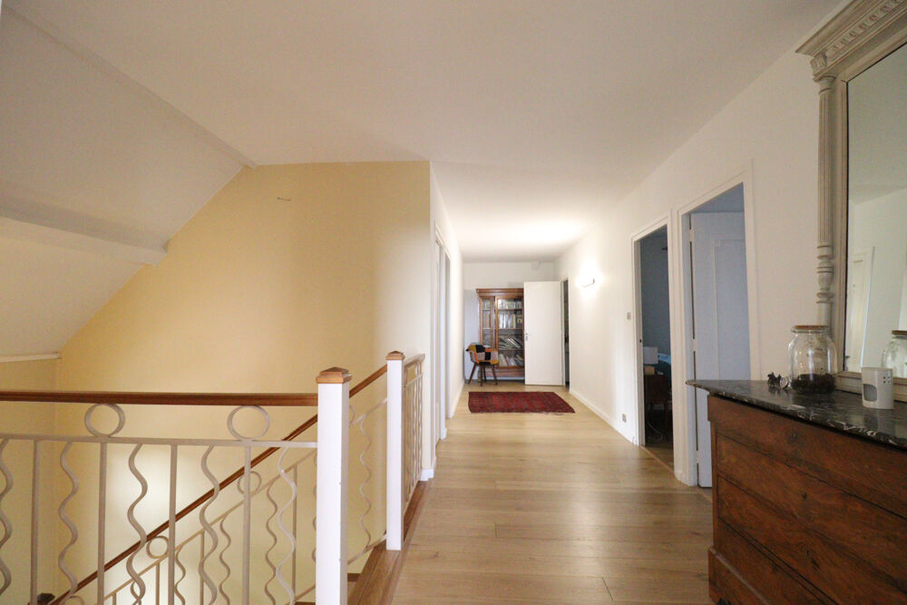 MAISON INDIVIDUELLE 250m2 sur Terrain arboré 1300m2