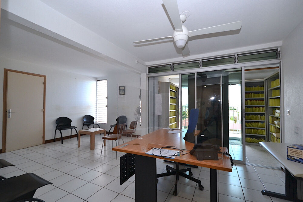 Vente Appartement Grand T4 centre ville dernier étage très belle vue Pointe a pitre