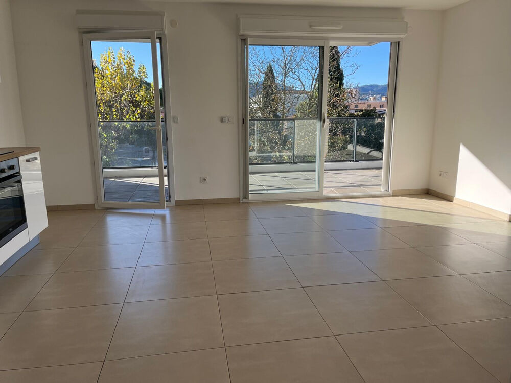 APPARTELENT T3 AVEC TERRASSE DANS RESIDENCE RECENTE