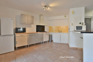  Appartement à louer 2 pièces 56 m²
