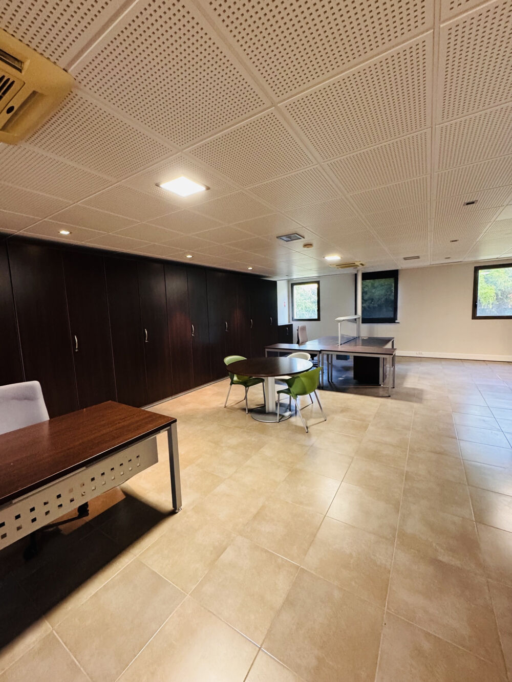   Bureaux divisibles sur 2 niveaux dans un batiment entier vue mer La ciotat