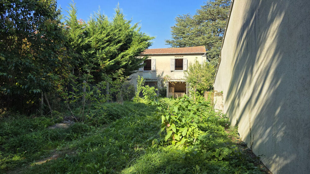 MAISON AVEC JARDIN A AMENAGER, PROCHE DES COMMODITES