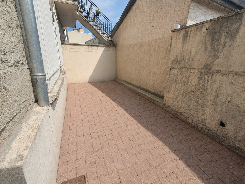 Appartement T2 entièrement rénové avec cour