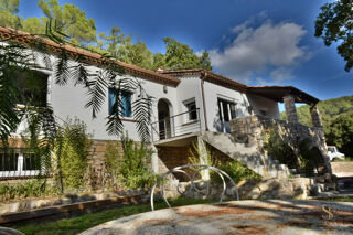 Vente Maison Le Luc-en-Provence   Maison de 119 m2 avec piscine, 11 000 m2 de terrain Le luc