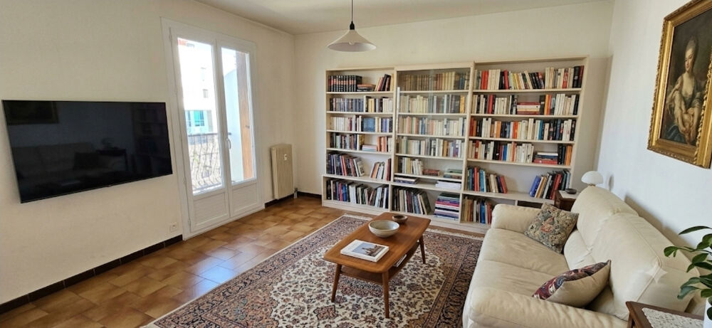 T4 2 chambres, Le renoir, 10mn du centre, parking.