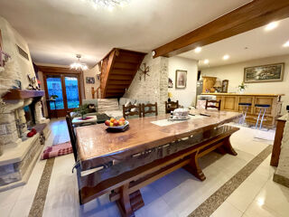  Maison à vendre 15 + pièces 240 m²
