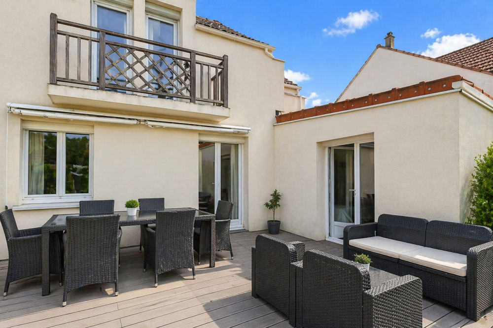 Maison familiale avec vue lac 5 chambres, suite parentale et fort potentiel ! Secteur recherché