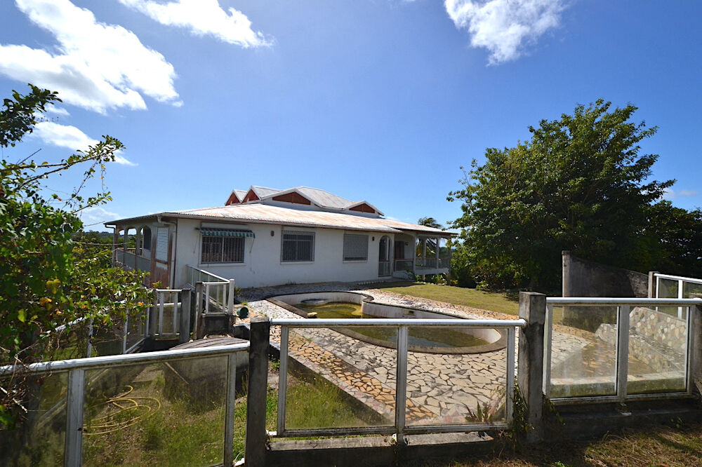 Vente Maison Propriété de 28270m2 avec maison de r Le gosier